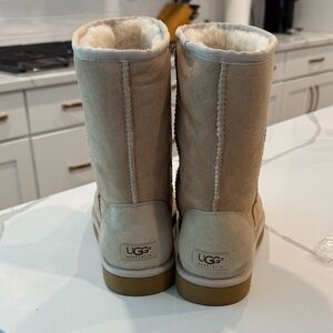 UGG Classic Short Women’s Boots in Sand, Size 10